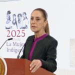 Bill Gates ya no se encuentra entre los diez hombres más ricos del mundo. El Índice de Multimillonarios de Bloomberg informa que su patrimonio neto ha caído en 52 mil millones de dólares, pasando de 175 mil millones a 124 mil millones, lo que lo ubica en el puesto doce. El cambio se debe a que los cálculos actualizados incluyeron su promesa de donar casi toda su fortuna.