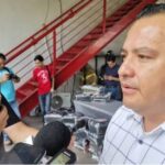 Veteranos dominan a legisladores en amistoso de basquetbol