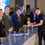 Continuamos trabajando en la mejora de nuestras fuentes de abastecimiento. En el pozo de Cumbres del Deporte, añadimos tres tubos de columna para contrarrestar el abatimiento.Tu pago puntual mueve a La Junta