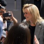 🎀 Rosales se ilumina de rosa por la prevención