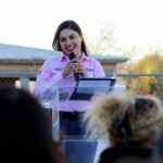 🏃‍♂️💙 Cada paso que avanza nuestra pista de atletismo es un impulso a los sueños de quienes entrenan todos los días.La colocación del pasto sintético y el progreso en el óvalo empiezan a darle vida a un espacio moderno, seguro y listo para recibir nuevas historias deportivas. 🌟⚽️Gracias a toda la comunidad que cree, entrena y empuja estos proyectos con su energía. Sigamos construyendo juntos el futuro del deporte en Delicias. #SigamosConstruyendo